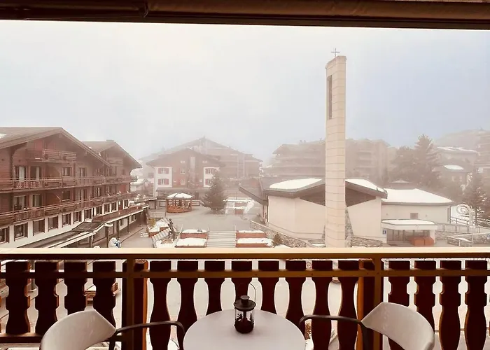 Complet A 4 A 6 Personnes * 克莱恩 蒙塔纳