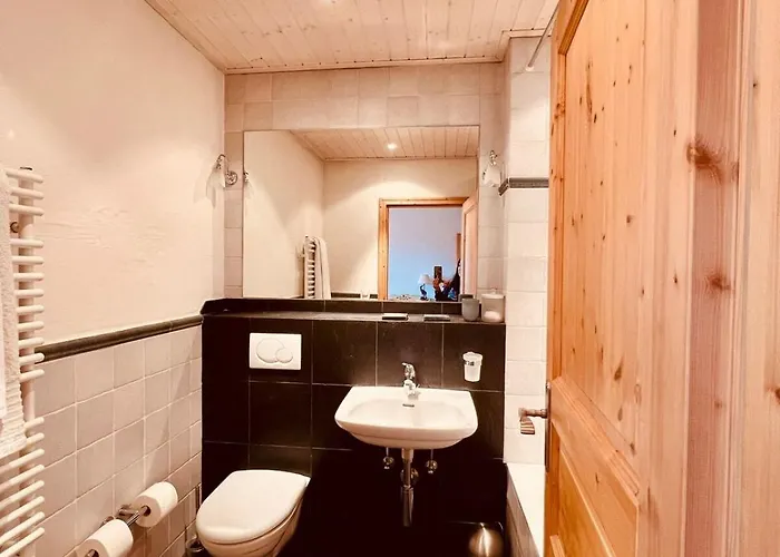 Complet à 4 à 6 Personnes Appartement *